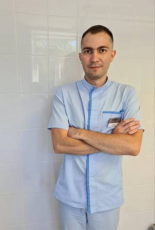 Врач-стоматолог-терапевт Ямщиков Алексей Петрович